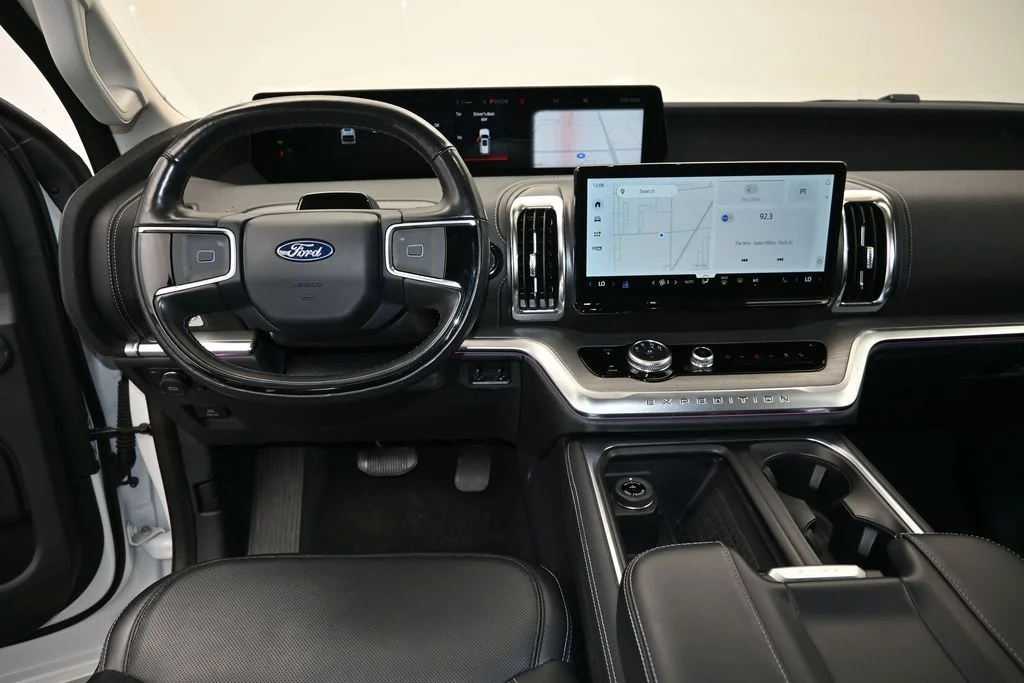 Certified Used 2025 Oxford White Ford Platinum image 16