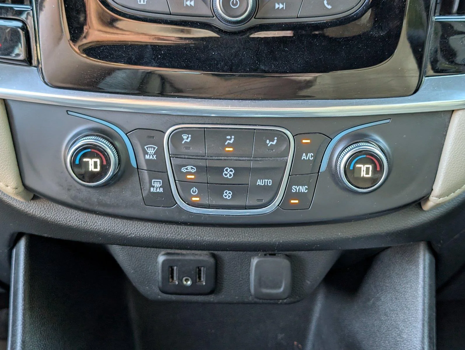 Used 2022 SUMMIT WHITE Chevrolet LS image 23