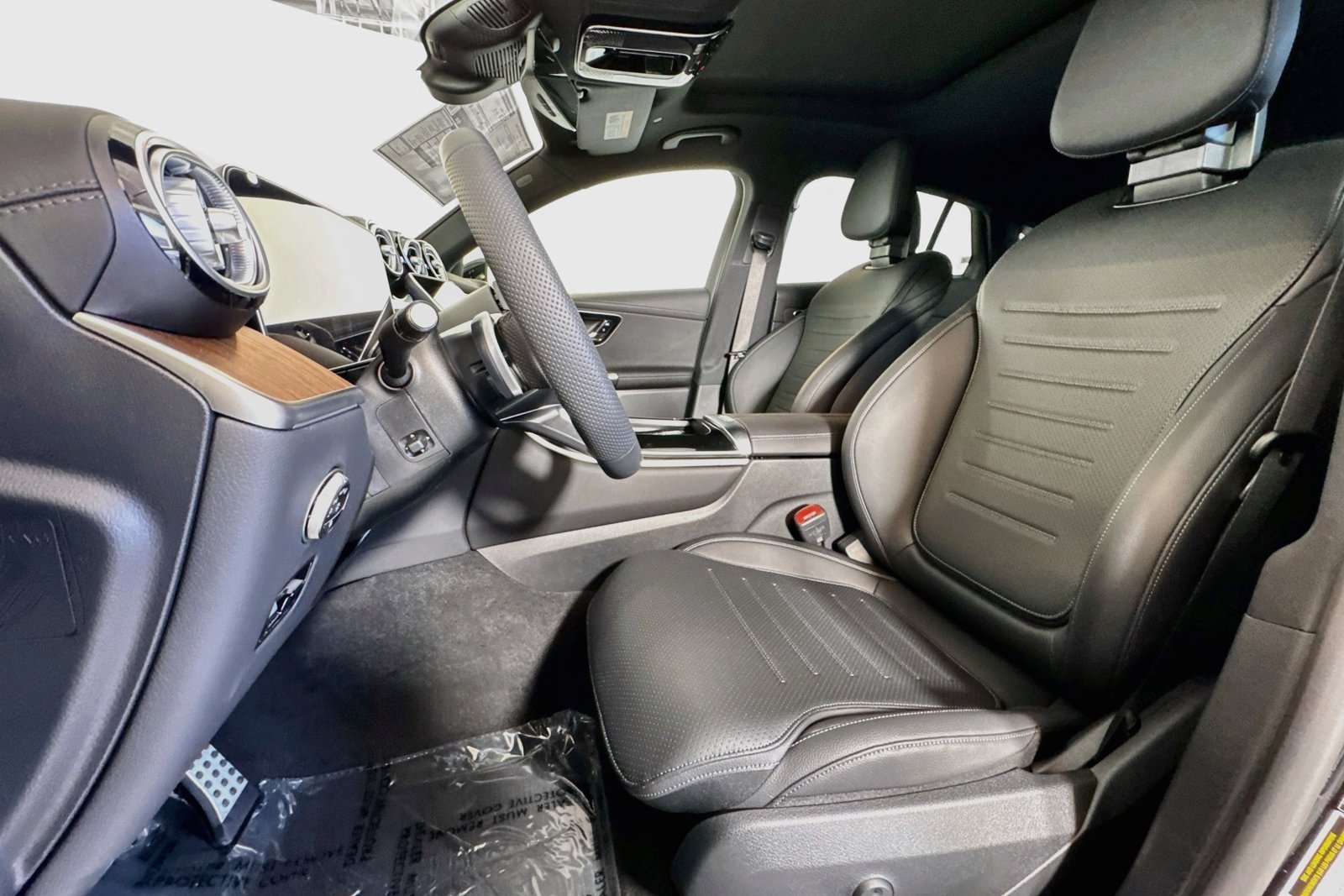 New 2027 Black Mercedes-Benz GLC 300 image 18