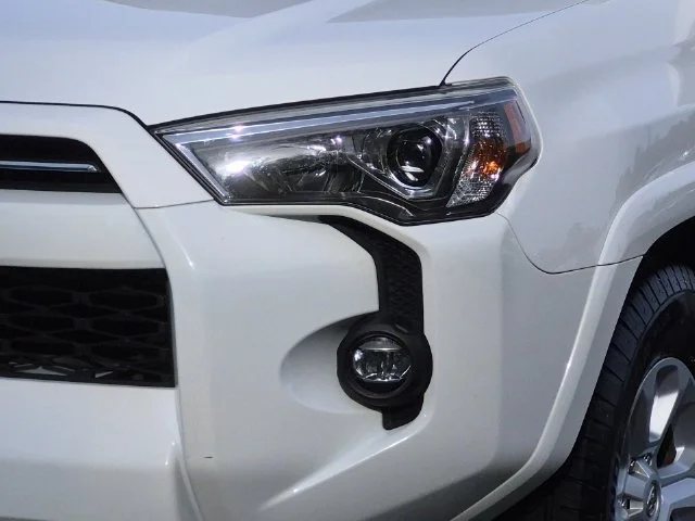Used 2022 White Toyota SR5 Premium image 17