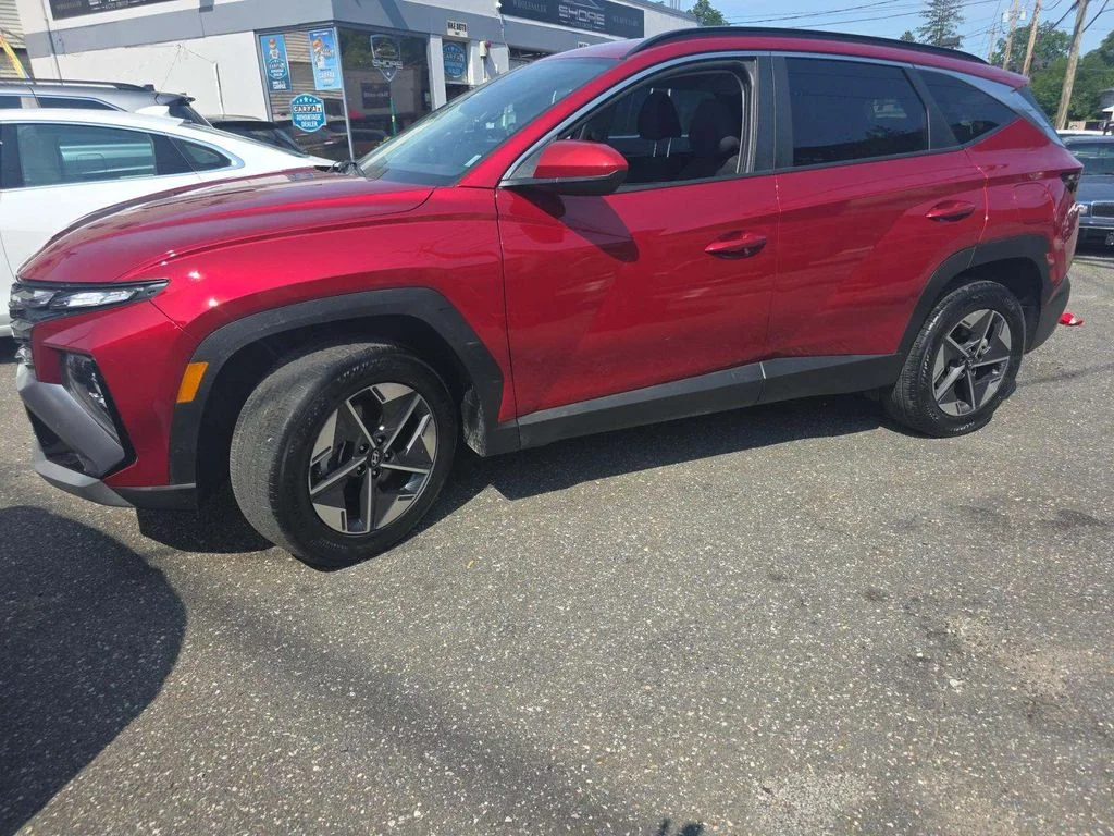 Certified Used 2025 Red Hyundai SEL image 5