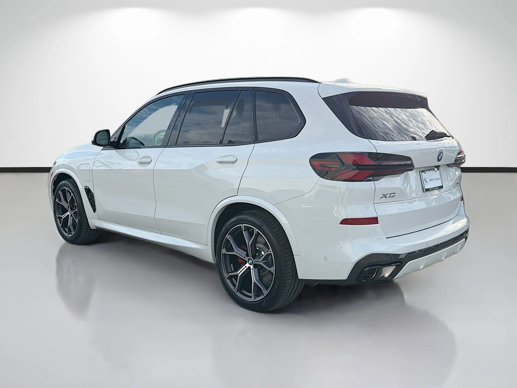 New 2026 Alpine White BMW xDrive50e image 5