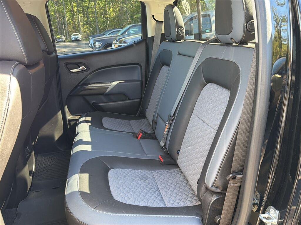 Used 2022 Black Chevrolet 4WD Z71 image 15