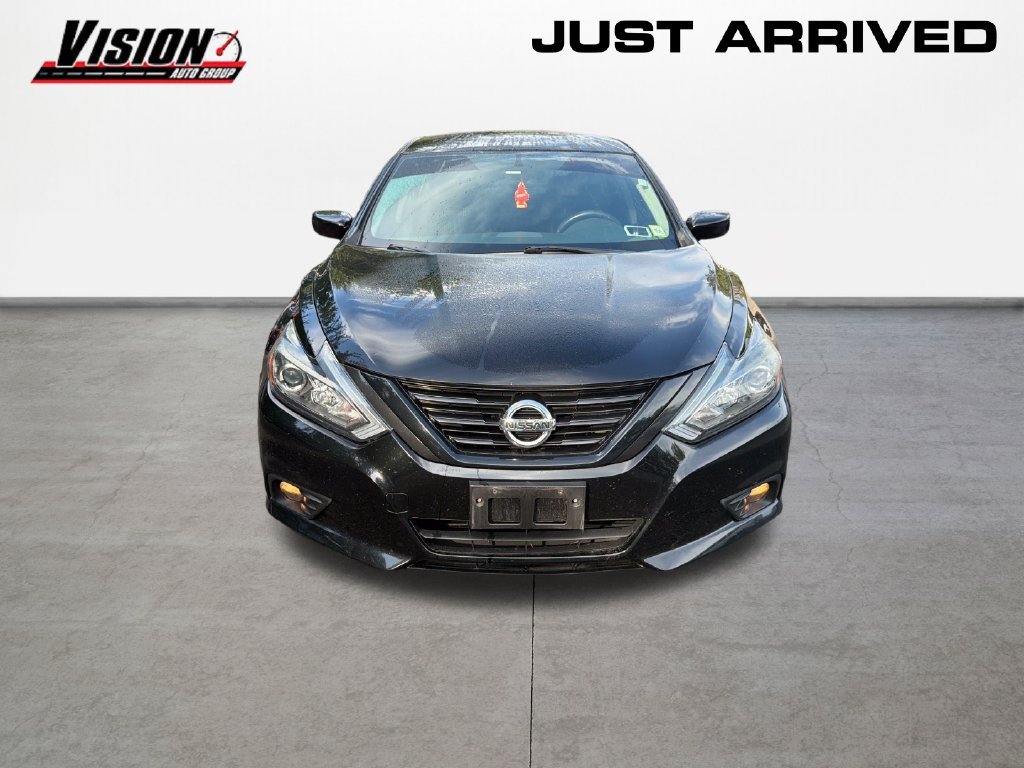 Used 2018 Black Nissan 2.5 SR image 2