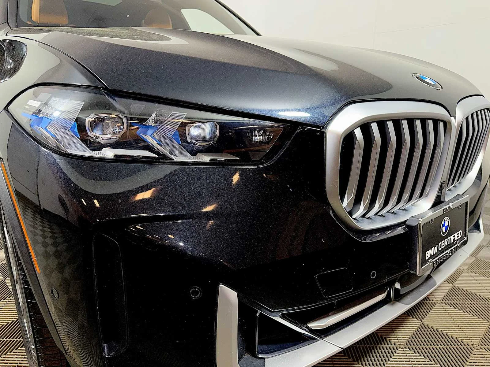 Certified Used 2024 Black Sapphire Metallic BMW xDrive40i image 25