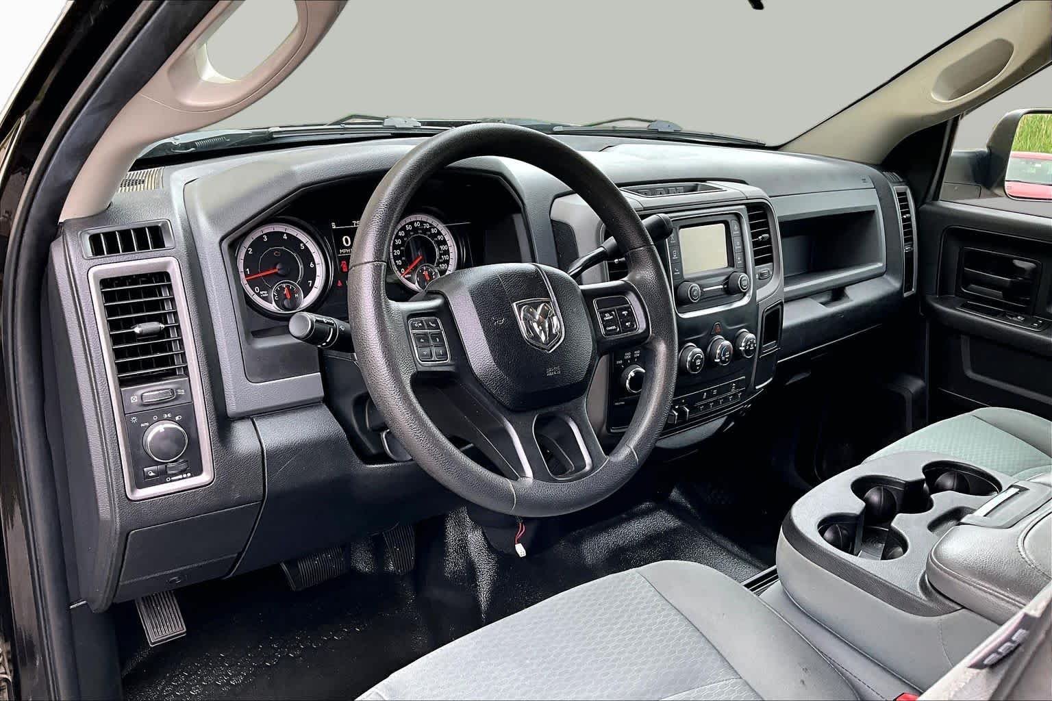 Used 2018 Brilliant Black Crystal Pearlcoat Ram Tradesman image 18
