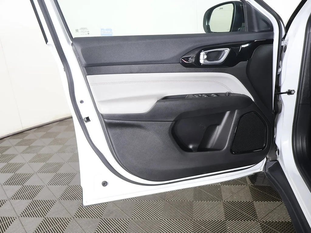 Used 2026 White Jeep Limited image 24