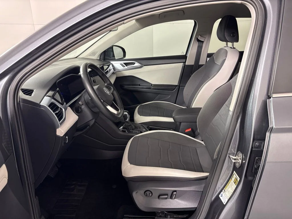Used 2025 Gray Volkswagen 1.5T SE image 22