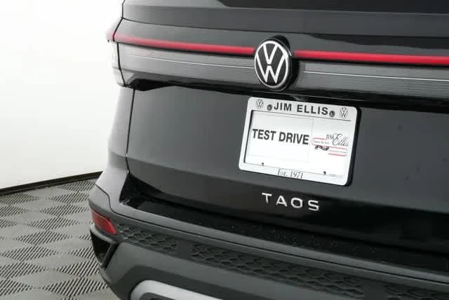 New 2026 Deep Black Pearl Volkswagen S image 32