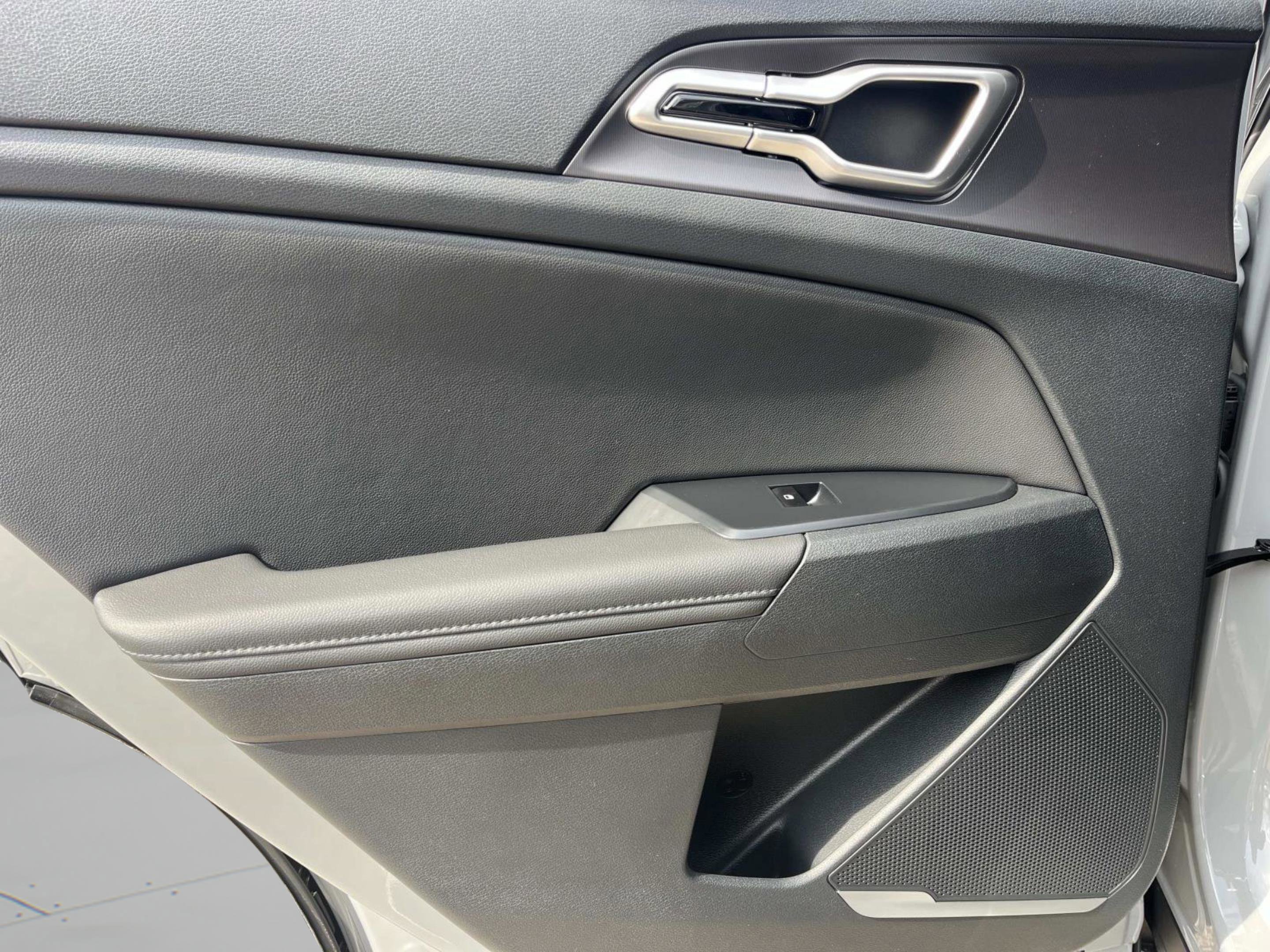New 2026 Wolf Gray Kia EX image 19