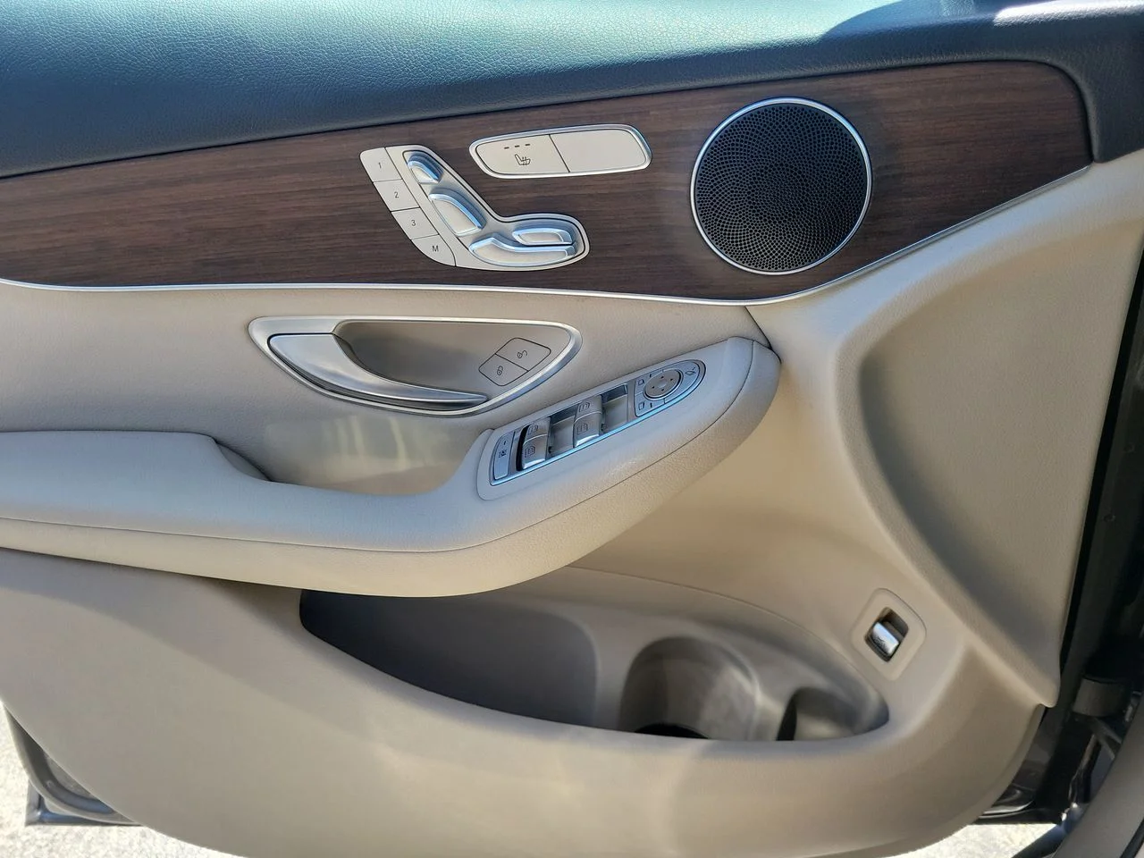Certified Used 2022 Silver Mercedes-Benz GLC 300 image 25