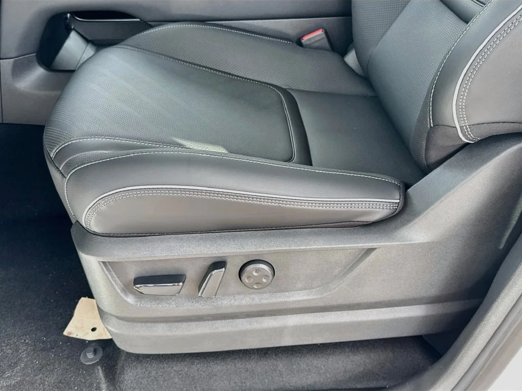 New 2027 RADIANT WHITE INFINITI Luxe 4WD image 20