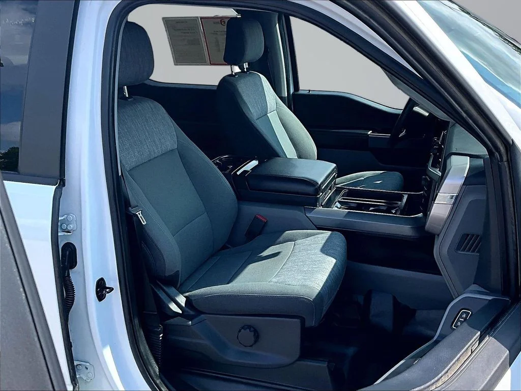 Used 2023 White Ford XLT image 8