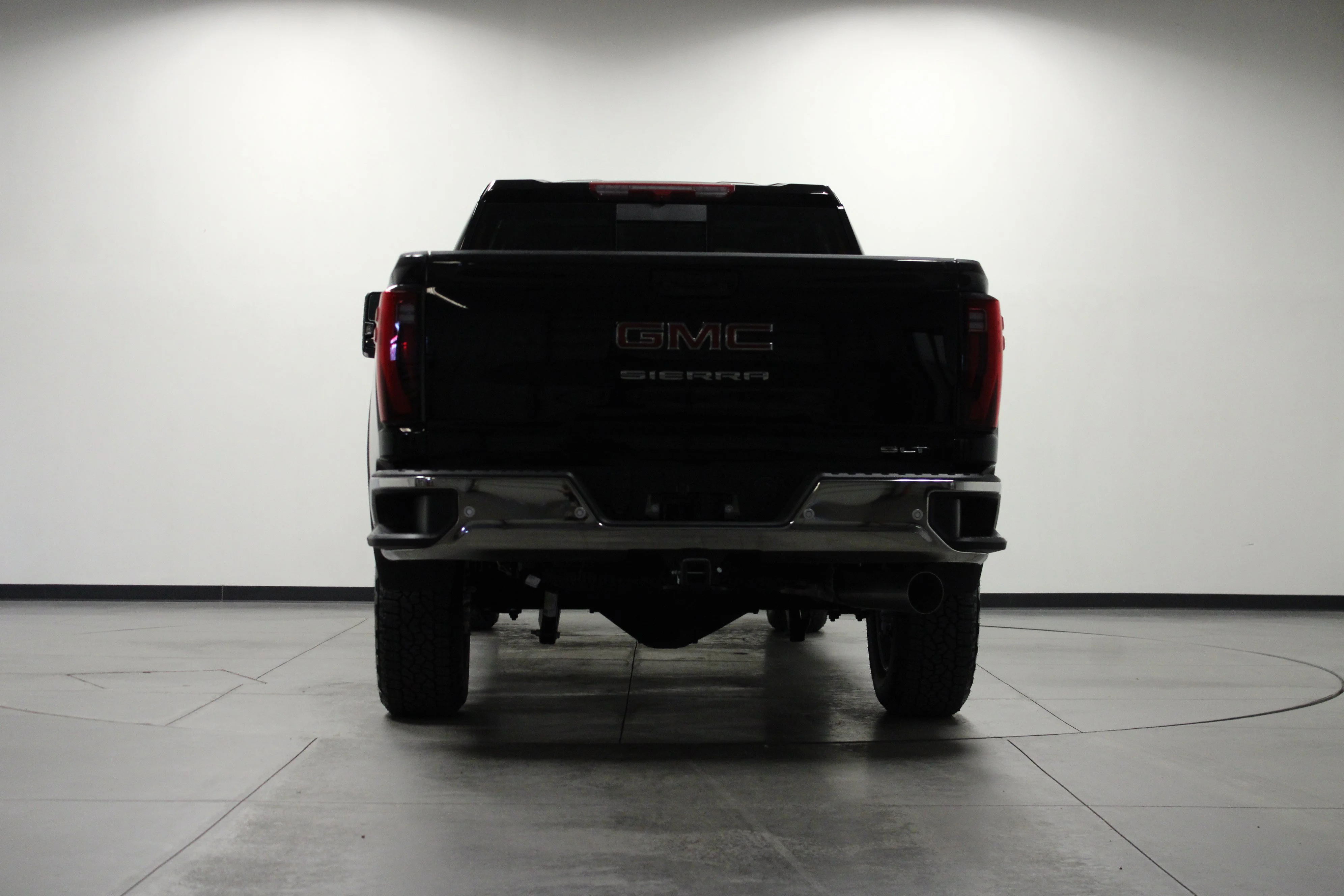 New 2026 Onyx Black GMC SLT image 5