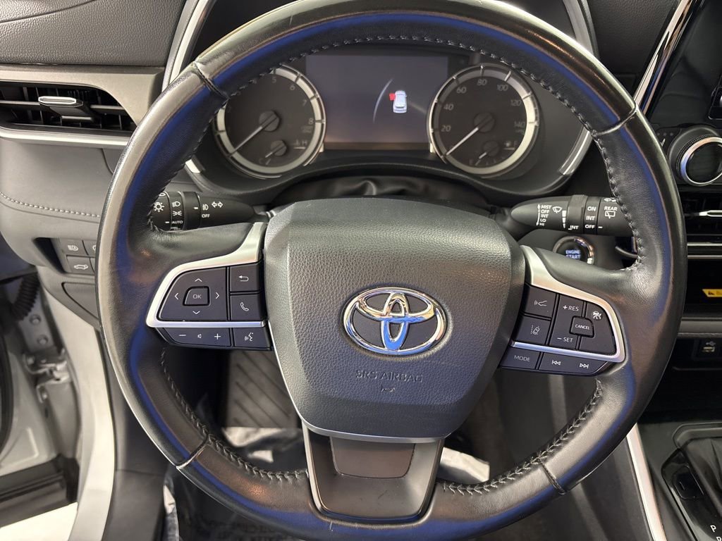 Used 2023 Silver Toyota L image 31