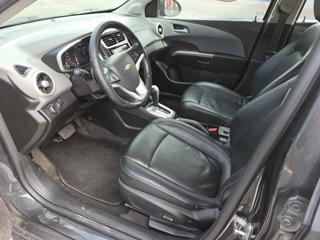 Used 2019 Gray Chevrolet Premier image 24