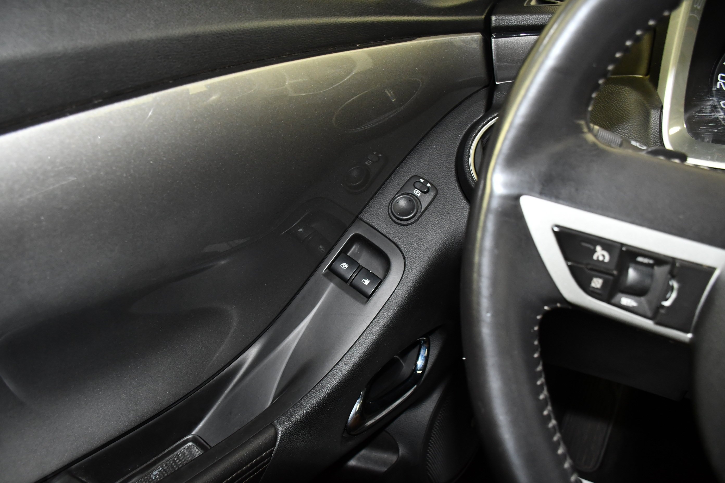 Used 2010 Black Chevrolet 2SS image 31