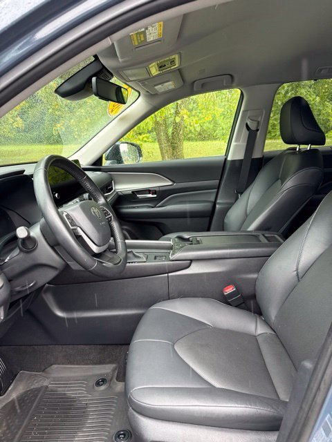 Used 2024 White Toyota XLE image 13