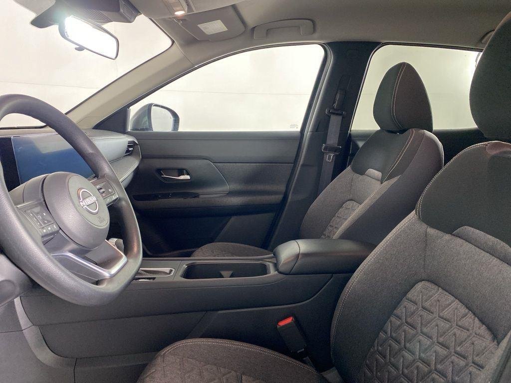Used 2025 Gun Metallic Nissan SV image 14