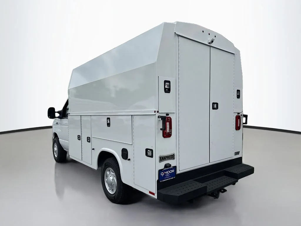New 2026 Oxford White Ford E-350 SRW image 5
