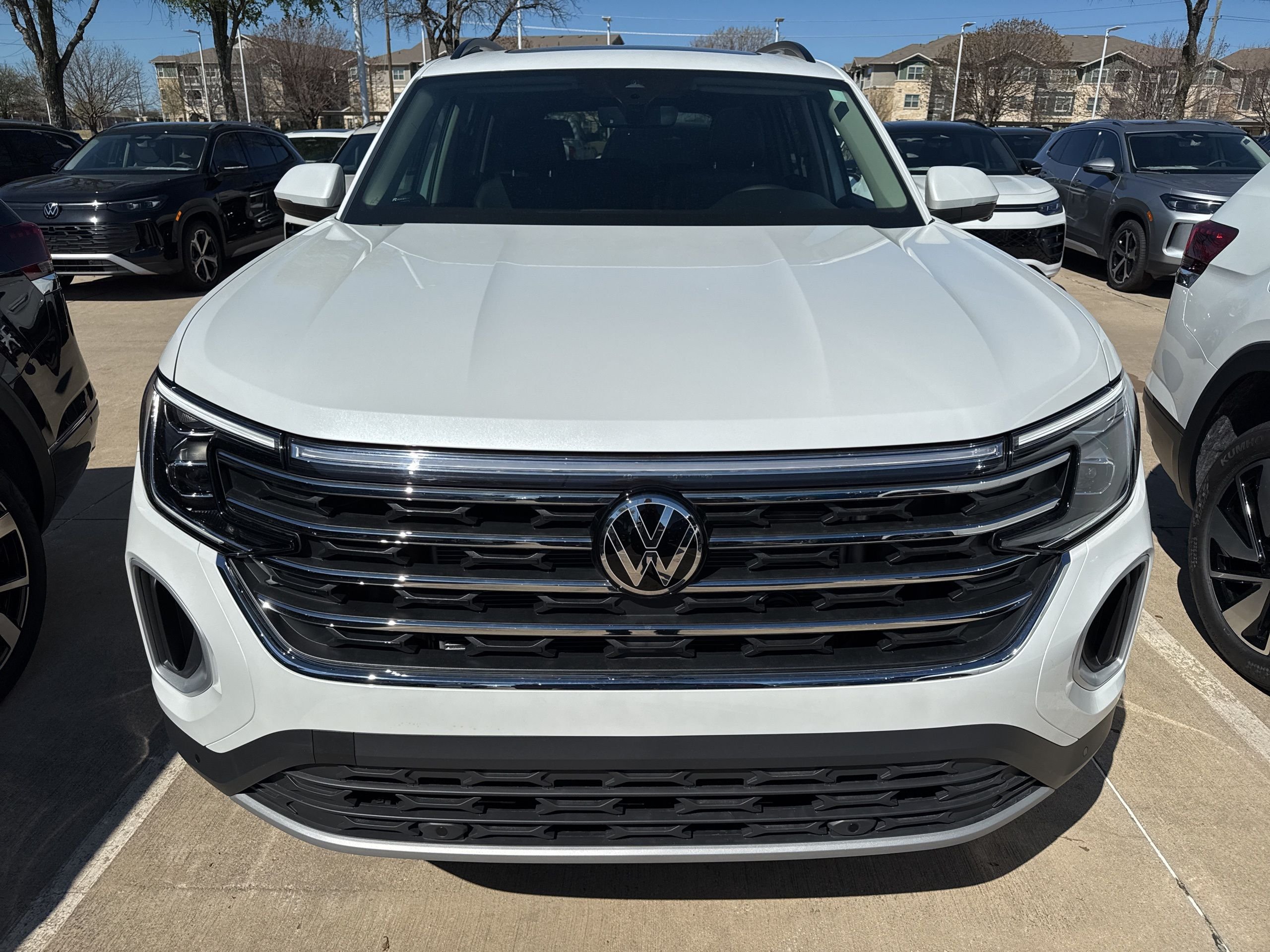 New 2026 White Volkswagen 2.0T SE w/Technology image 9