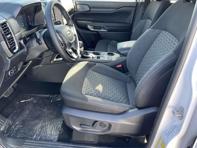 New 2025 Oxford White Ford XLT image 5