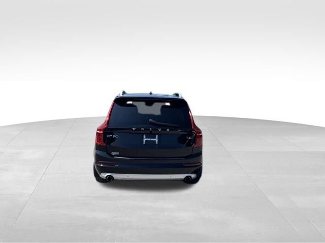 Used 2019 Black Volvo T5 Momentum image 8
