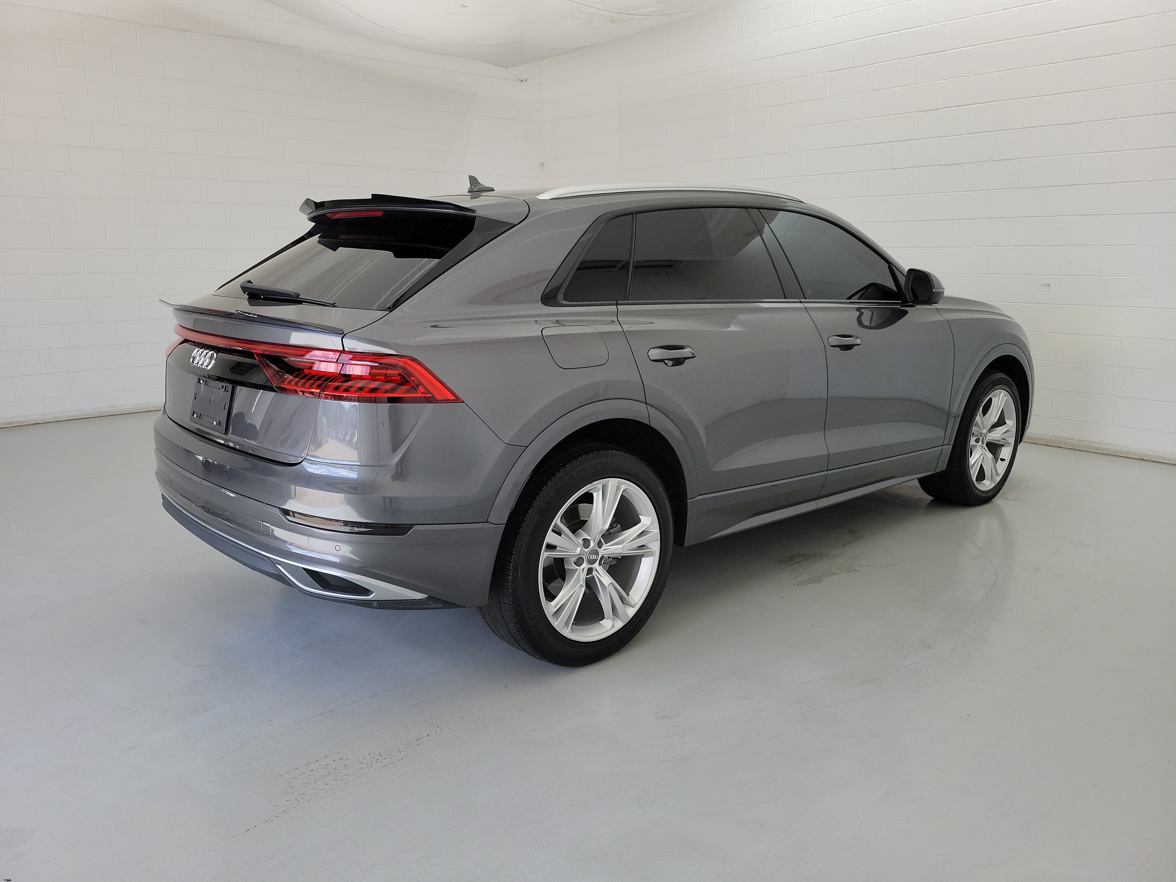 Used 2019 Gray Metallic Audi 3.0T Premium image 5
