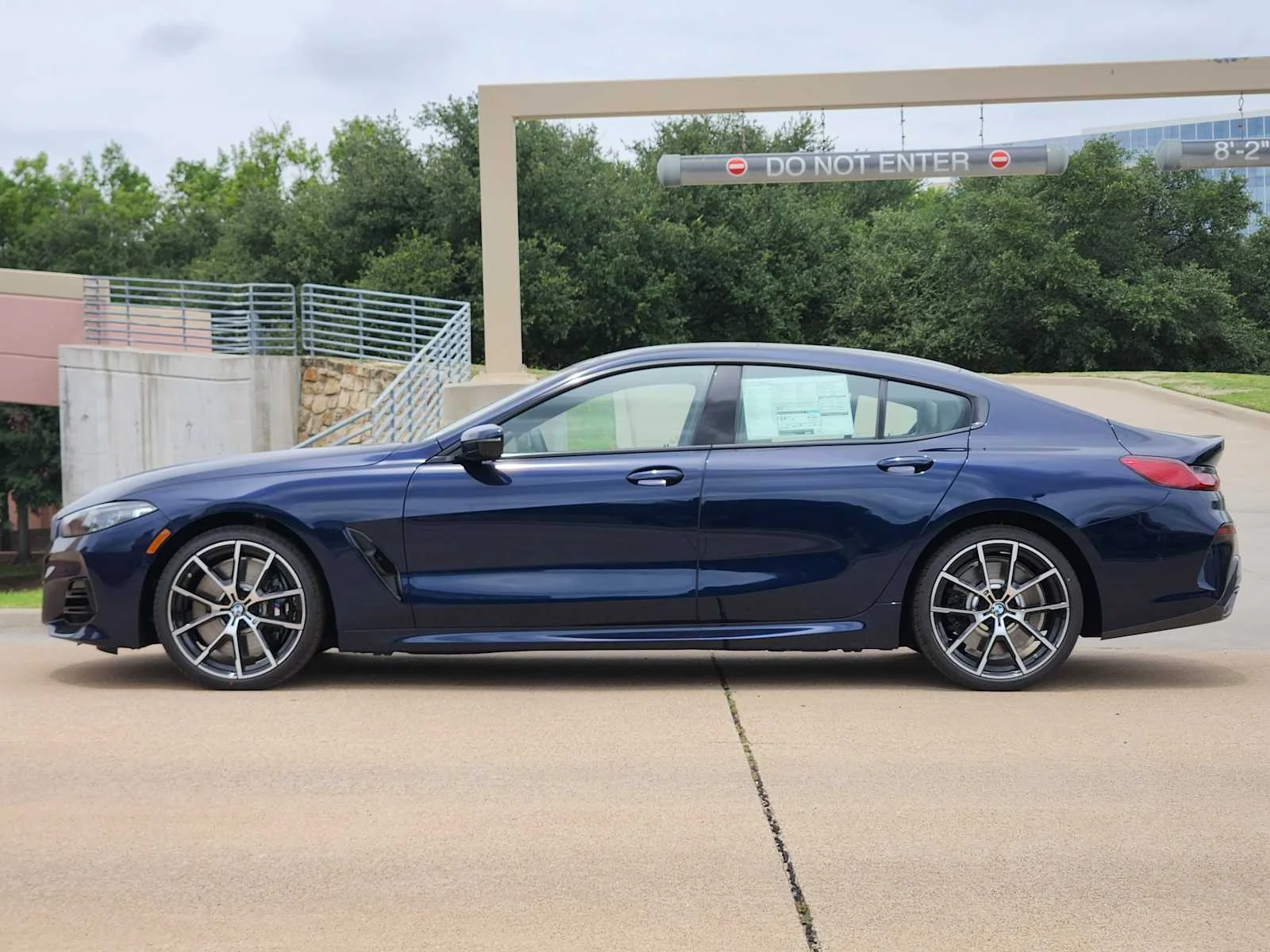 New 2026 Tanzanite Blue II Metallic BMW 840i image 2