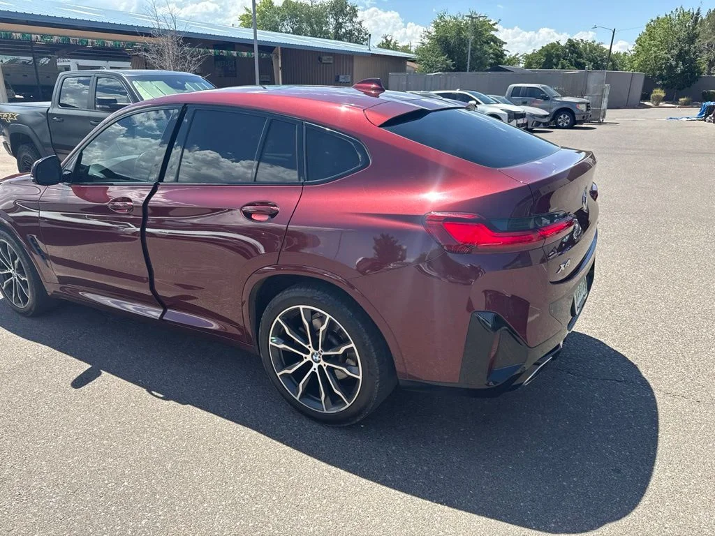 Used 2022 Red BMW xDrive30i image 10