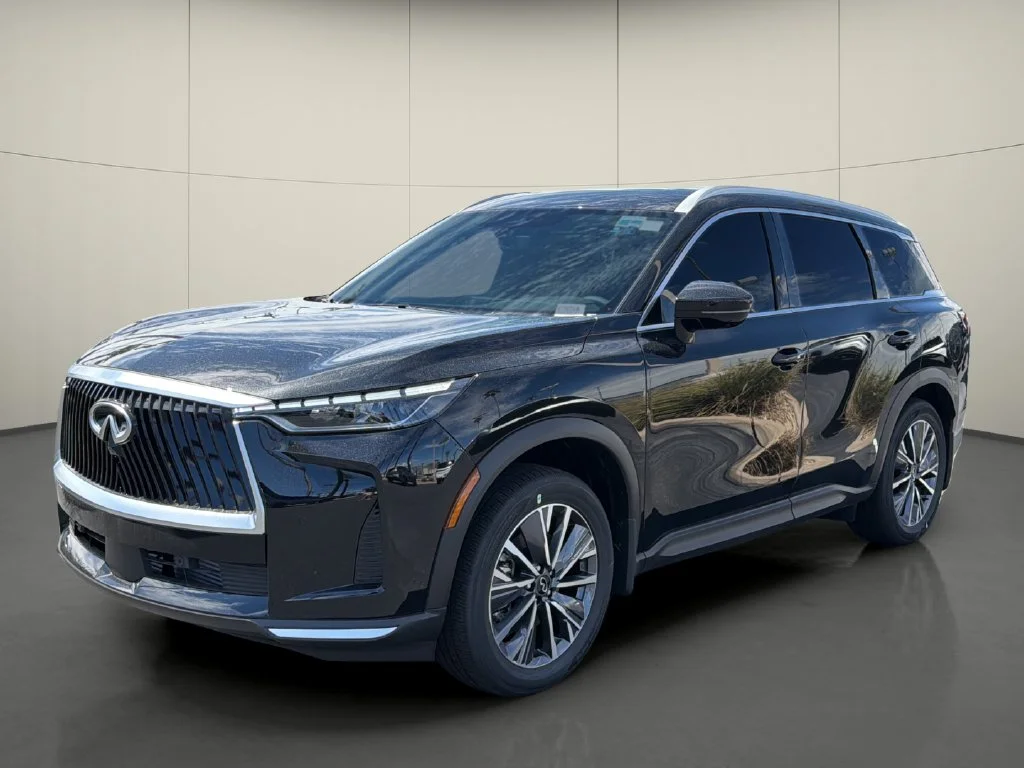 New 2027 MINERAL BLACK INFINITI Luxe FWD image 3