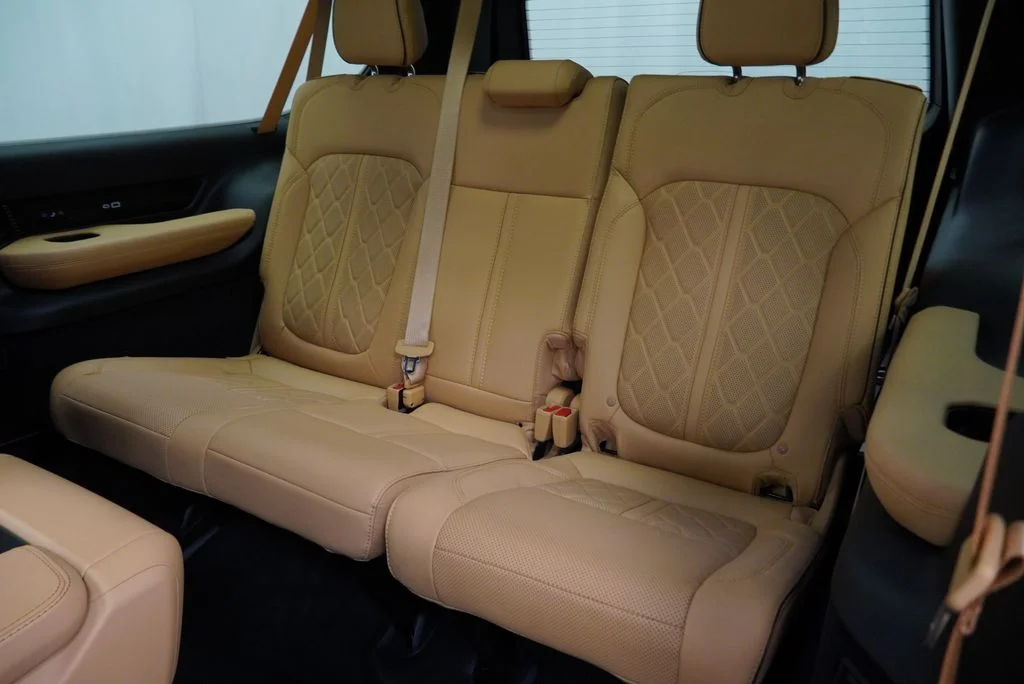 Used 2025 Black Jeep Series III Obsidian image 24