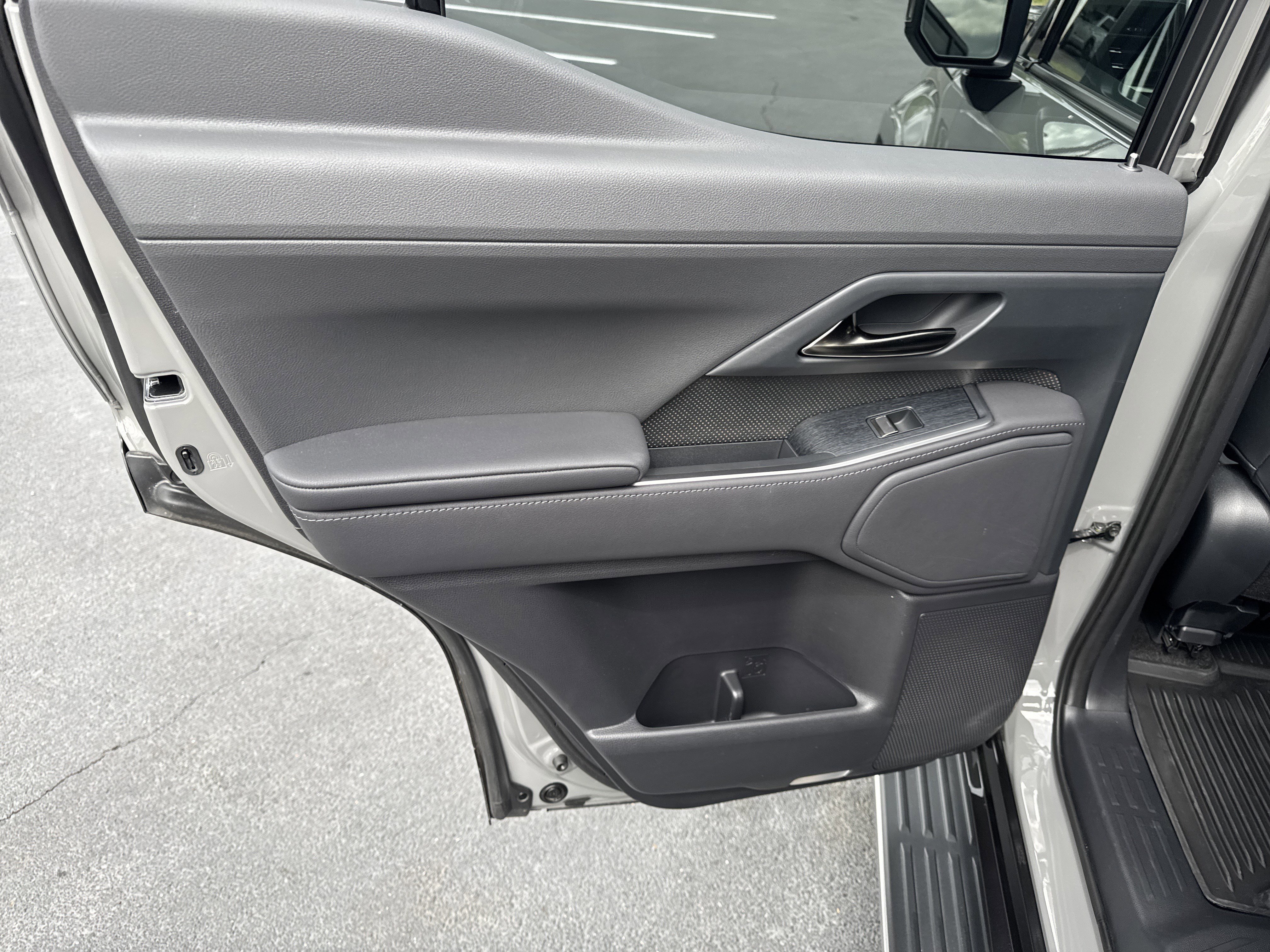 Used 2025 Incognito Lexus 550 Premium+ image 34