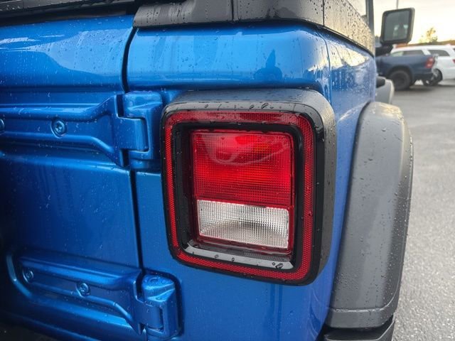 New 2026 Hydro Blue Pearl-Coat Exterior Paint Jeep Sport image 8
