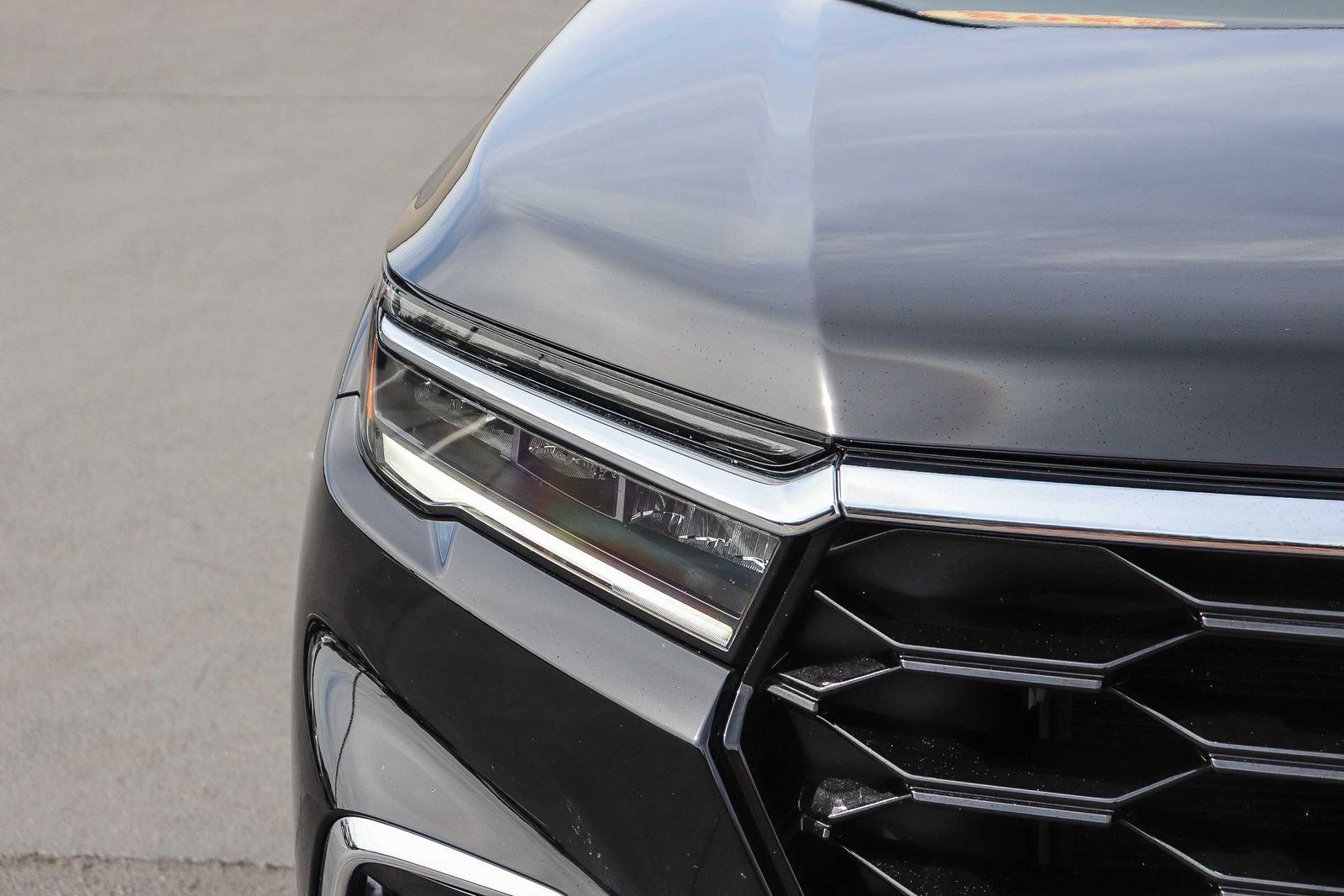 Used 2025 Crystal Black Pearl Honda Touring image 12