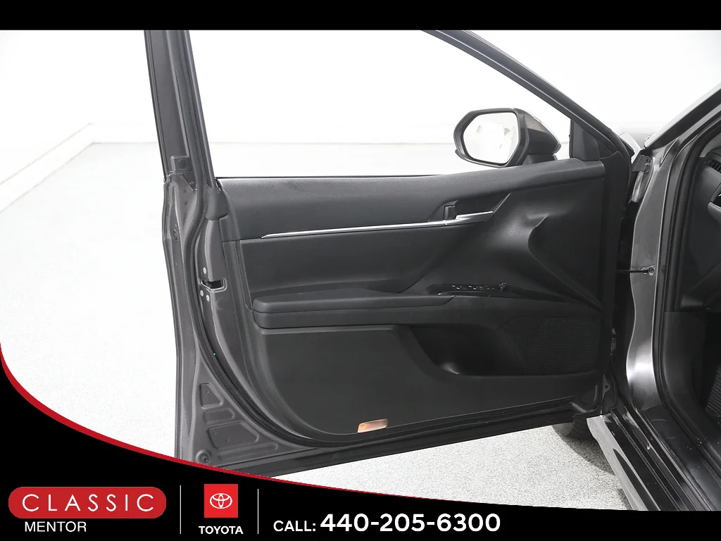Used 2019 Predawn Gray Mica Toyota SE 4dr Sedan image 4