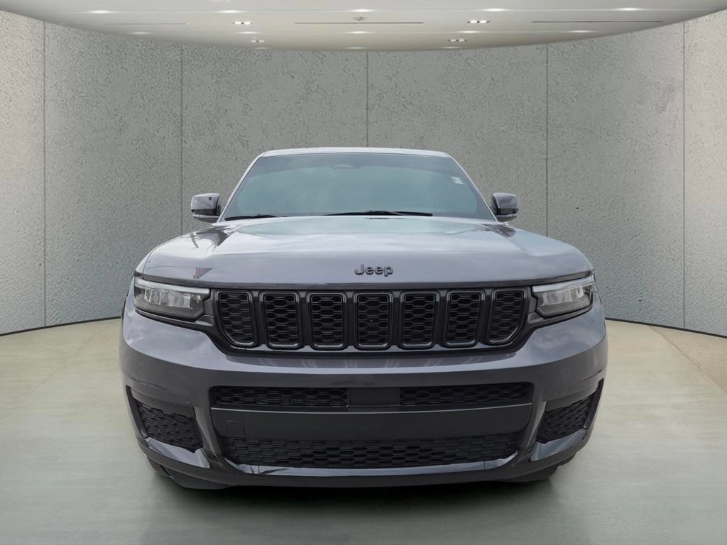 Used 2023 Baltic Gray Metallic Clearcoat Jeep Altitude image 12
