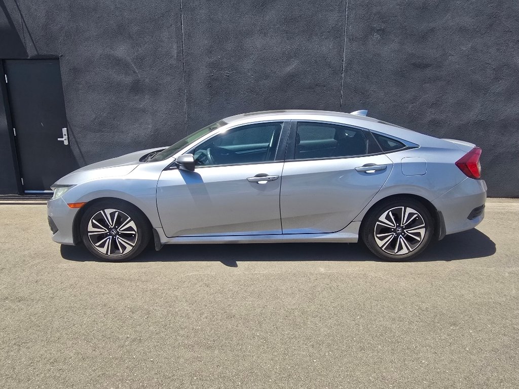 Used 2016 Lunar Silver Metallic Honda EX-T image 11