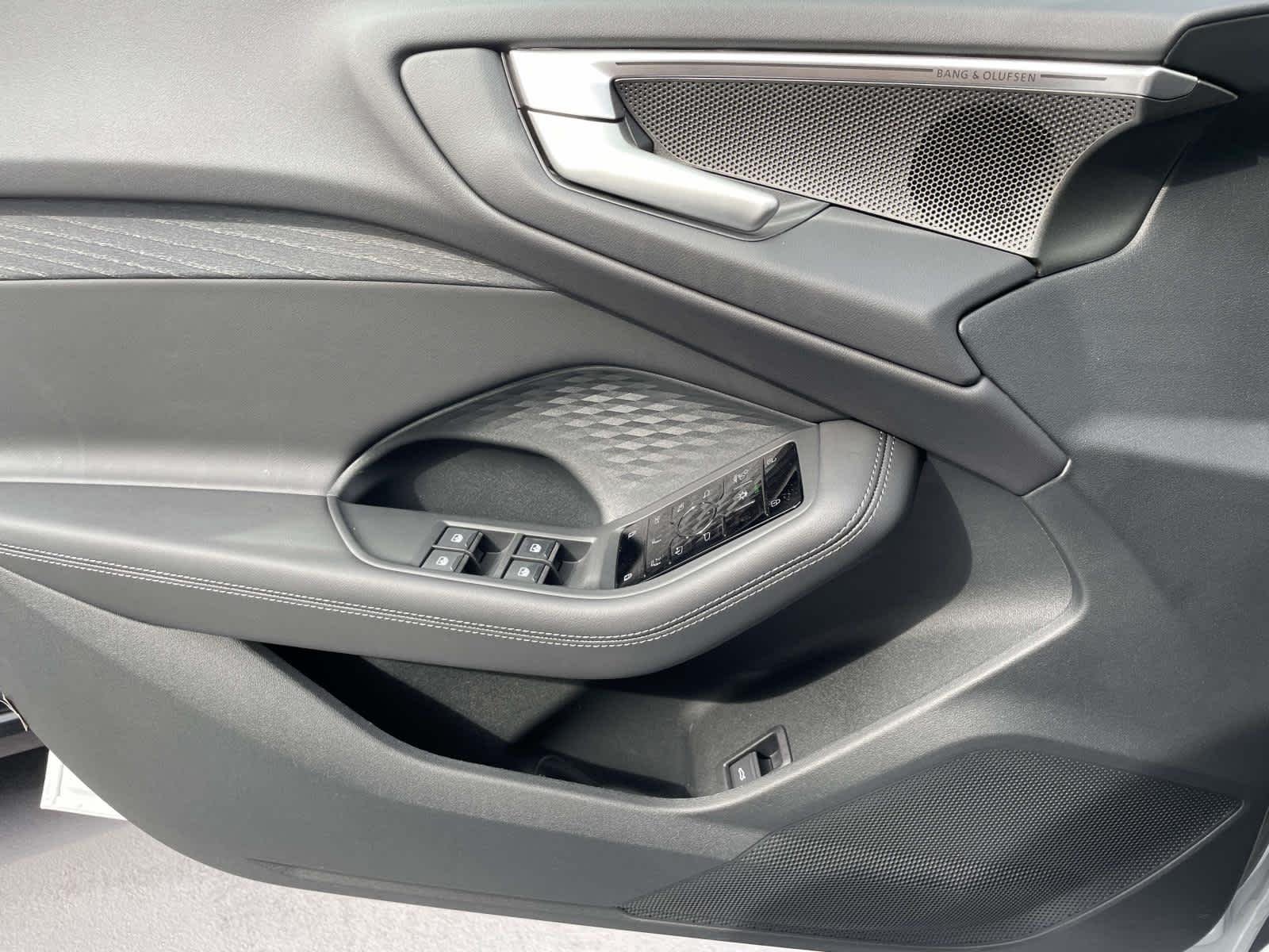 New 2026 2Y2Y/White Audi Premium Plus image 30