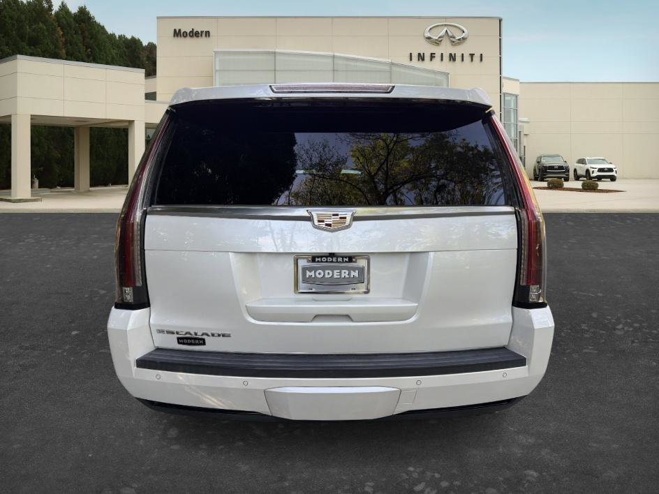 Used 2016 Crystal White Tricoat Cadillac Platinum image 25