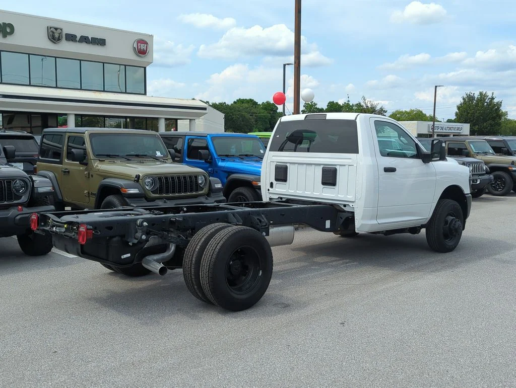 New 2026 Bright White Clear-Coat Exterior Paint RAM Tradesman image 7