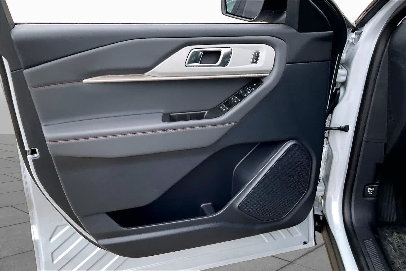 New 2026 Space White Metallic Ford Active image 10