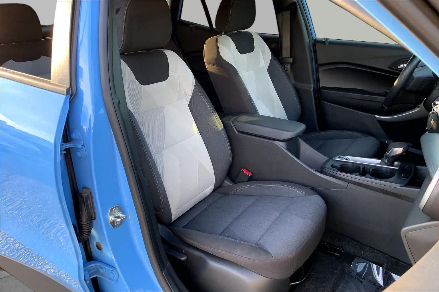 Used 2024 Fountain Blue Chevrolet 1RS image 9