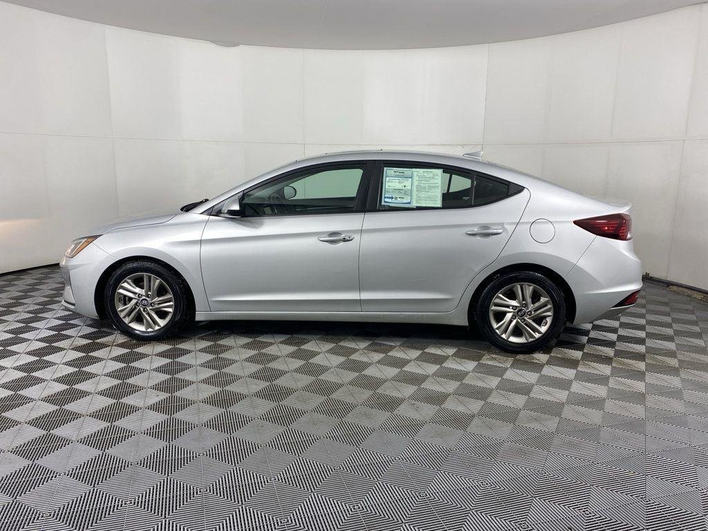 Used 2019 Silver Hyundai Value Edition image 9