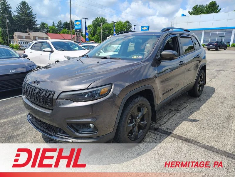 Used 2019 Gray Jeep Latitude Plus image 1