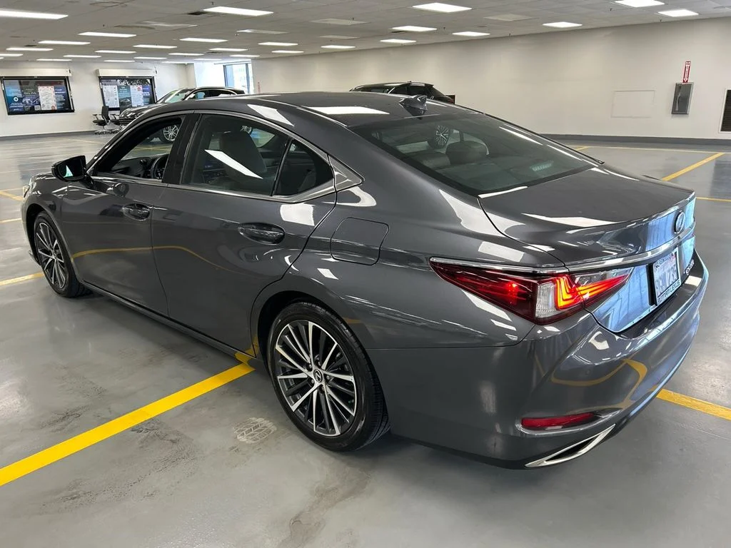 Used 2023 Gray Lexus 350 image 4