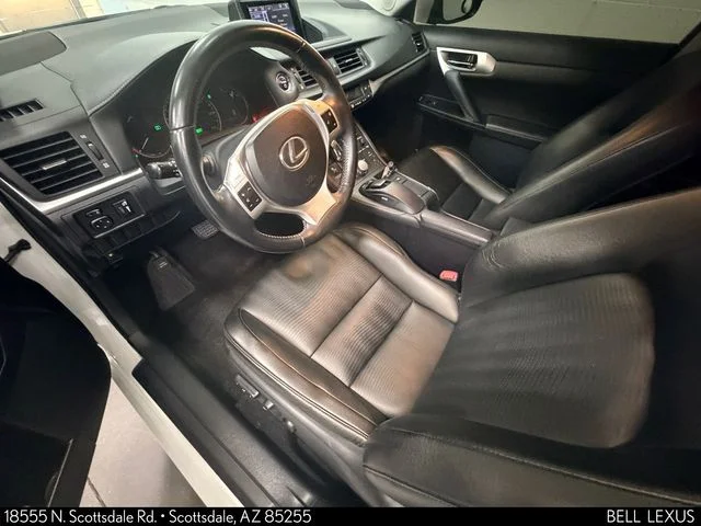 Used 2013  Lexus 200h image 14