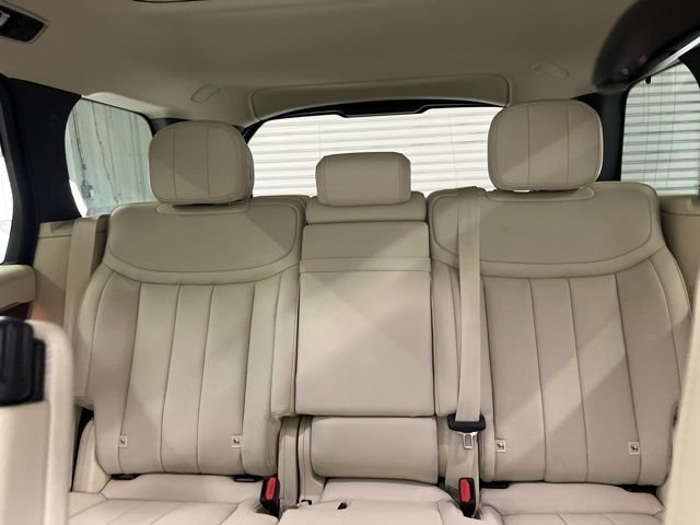 New 2026 Fuji White Land Rover SE image 12