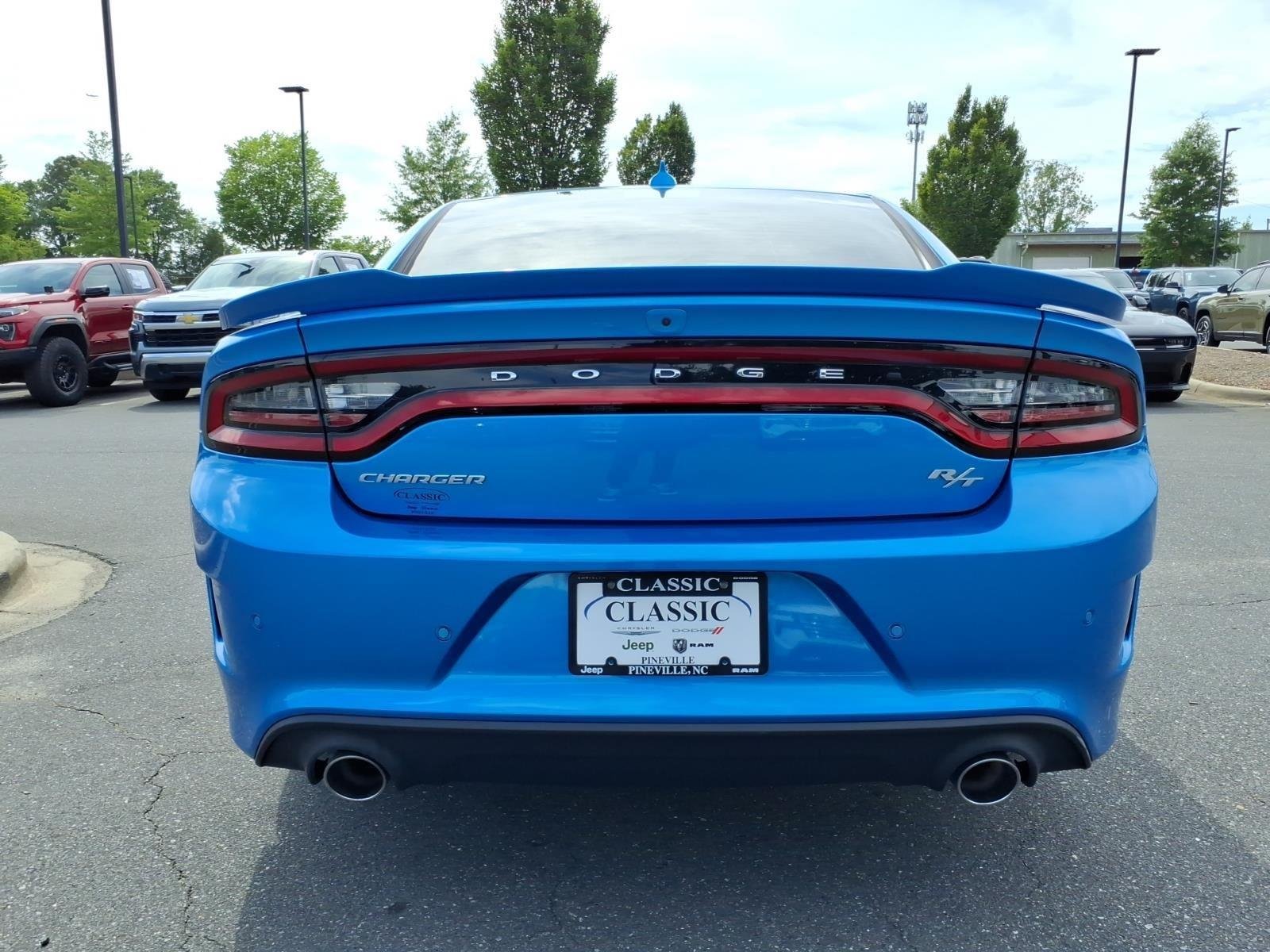 Used 2023 B5 Blue Pearlcoat Dodge R/T image 15