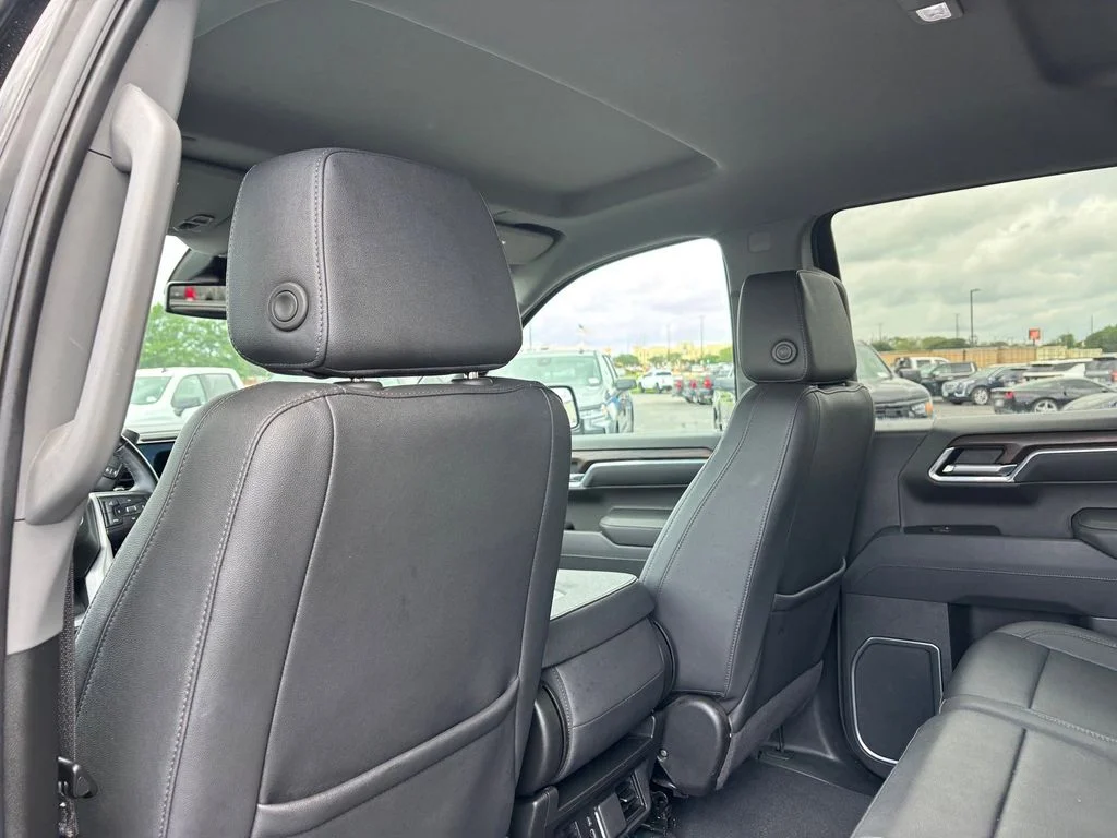 Used 2025 Black GMC SLT image 27